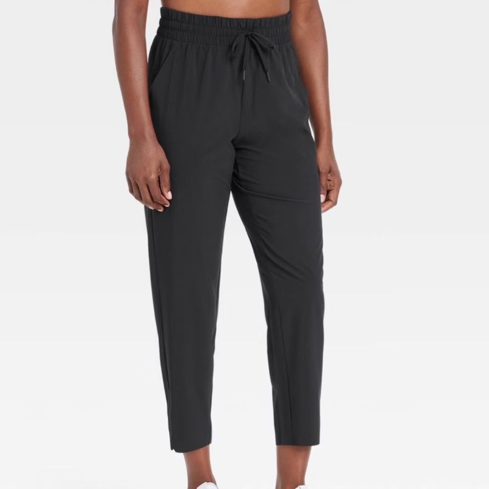 Women's Active Light High-Rise Taper Pants - All In Motion Size M